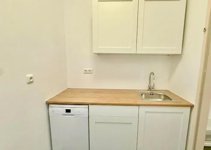 Cosy With Park View Apartment