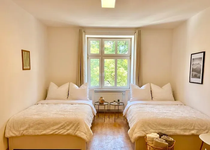 Cosy With Park View Apartment